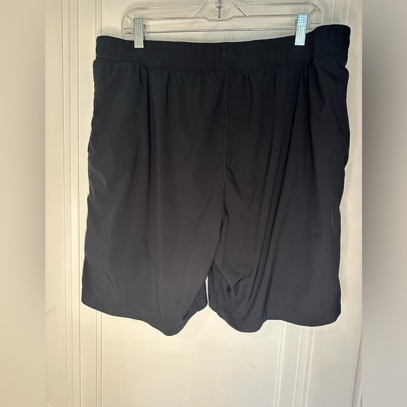 RHONE Men’s Shorts Size XXL Black 8” Zip Pocket Freedom Lies On Been Bold lined - Picture 3 of 15